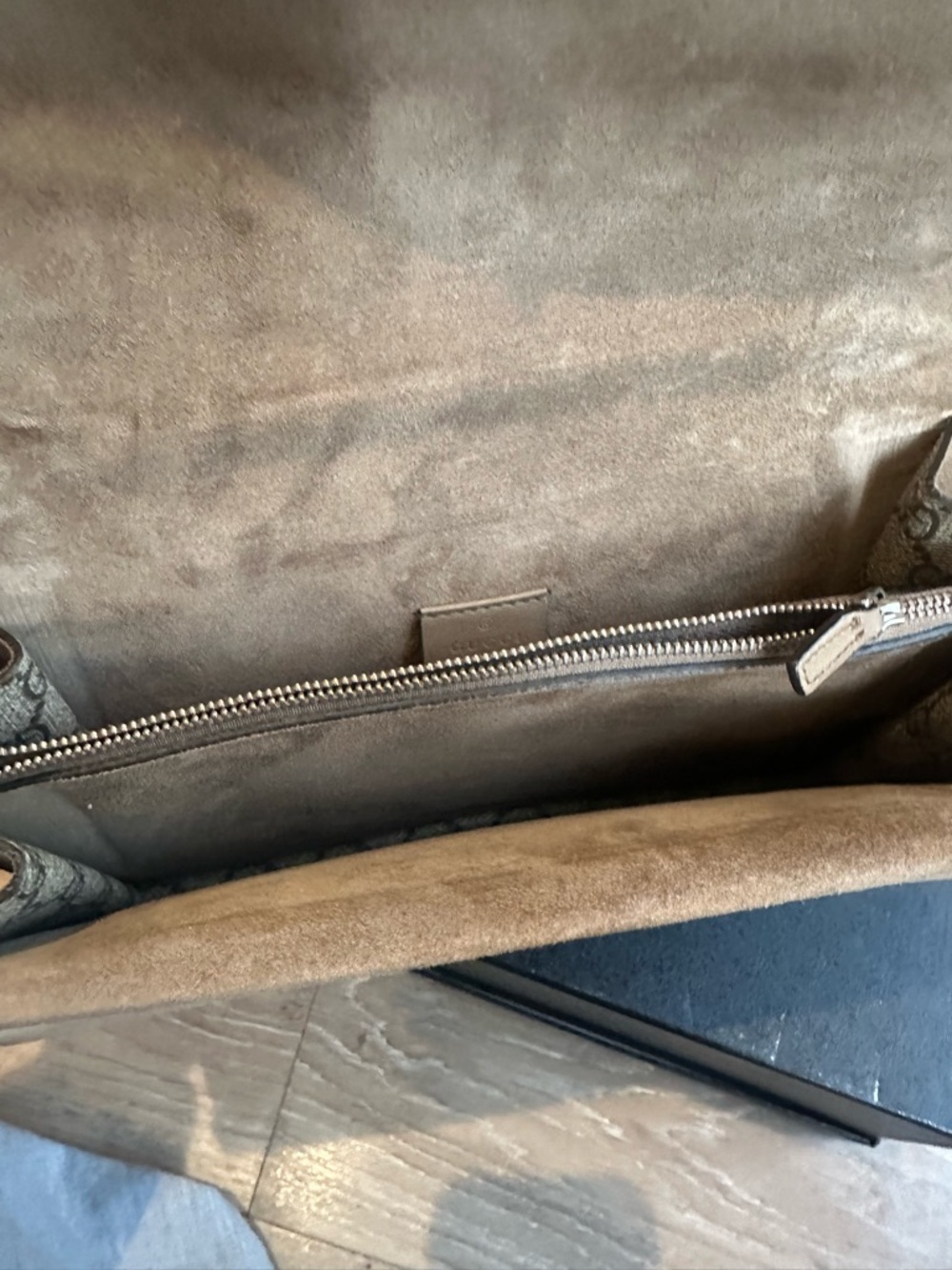 GUCCI Dionysus GG Medium Shoulder Bag - Picture 7 of 7